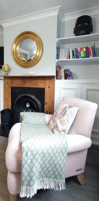 Windsor Cottage: Cosy, Charming, Full Of Character 外观 照片