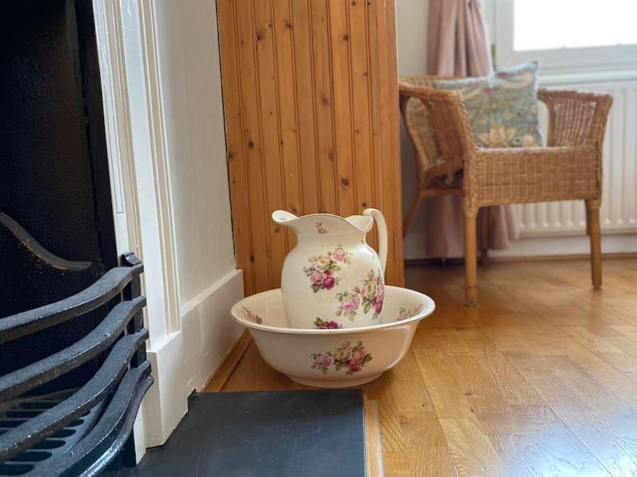 Windsor Cottage: Cosy, Charming, Full Of Character 外观 照片