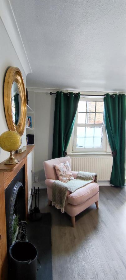 Windsor Cottage: Cosy, Charming, Full Of Character 外观 照片